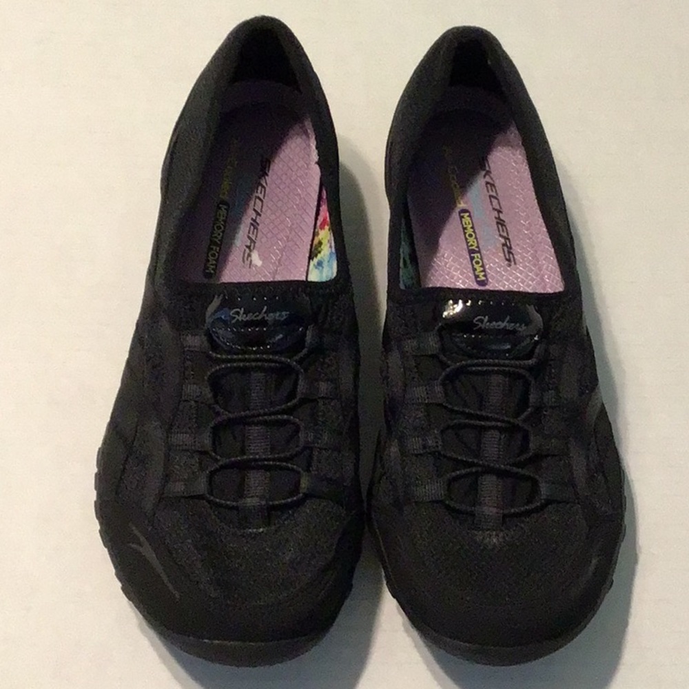 Skechers Air Cooled Memory Foam slip on tennis shoes